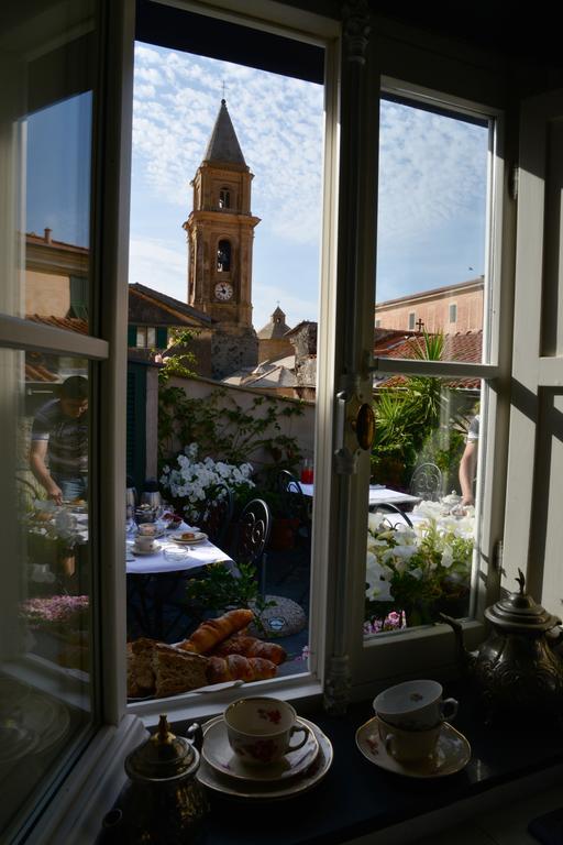 La Terrazza Di Vico Olivi B&B Ventimiglia Bagian luar foto