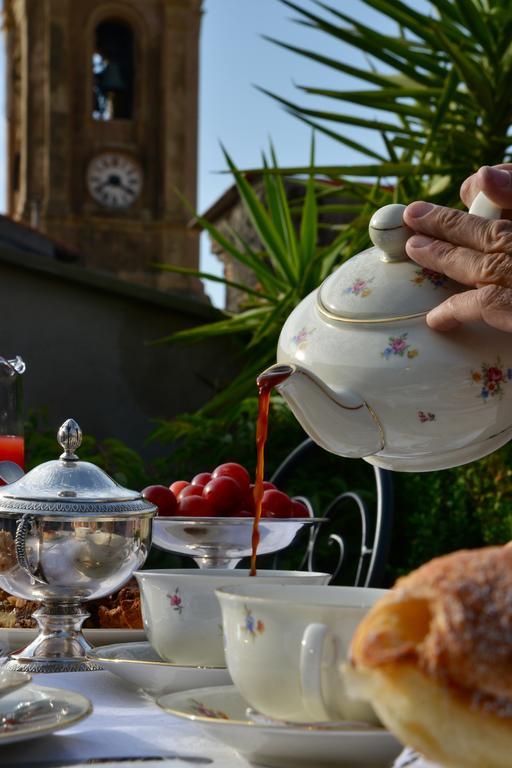 La Terrazza Di Vico Olivi B&B Ventimiglia Bagian luar foto
