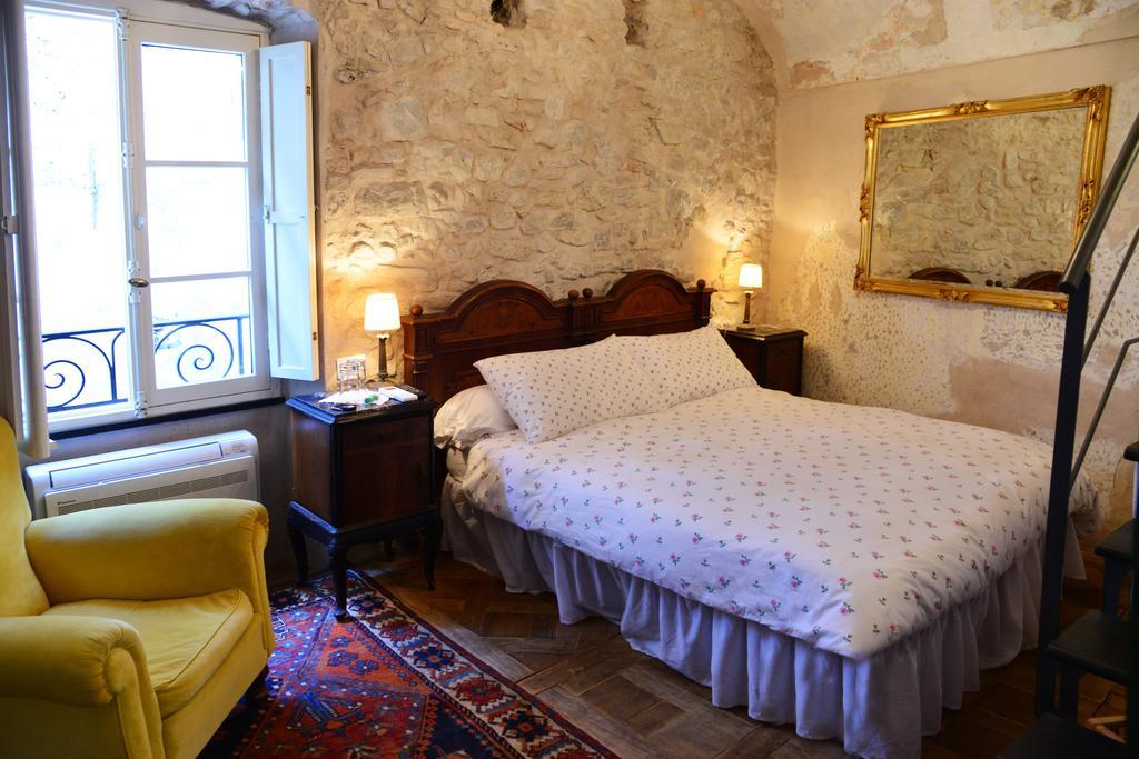 La Terrazza Di Vico Olivi B&B Ventimiglia Ruang foto